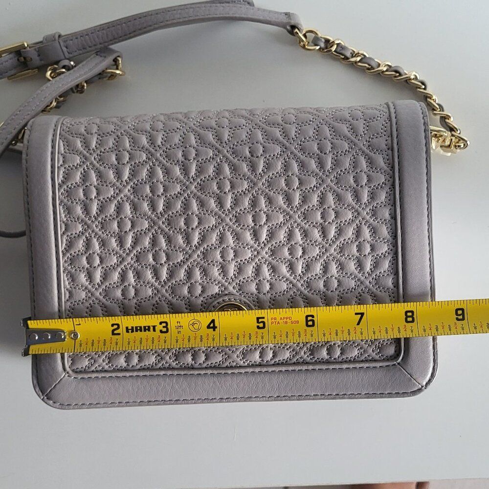 Tory Burch Women Bryant Quilted Crossbody Mercury Grey bag. - Picture 9 of 11